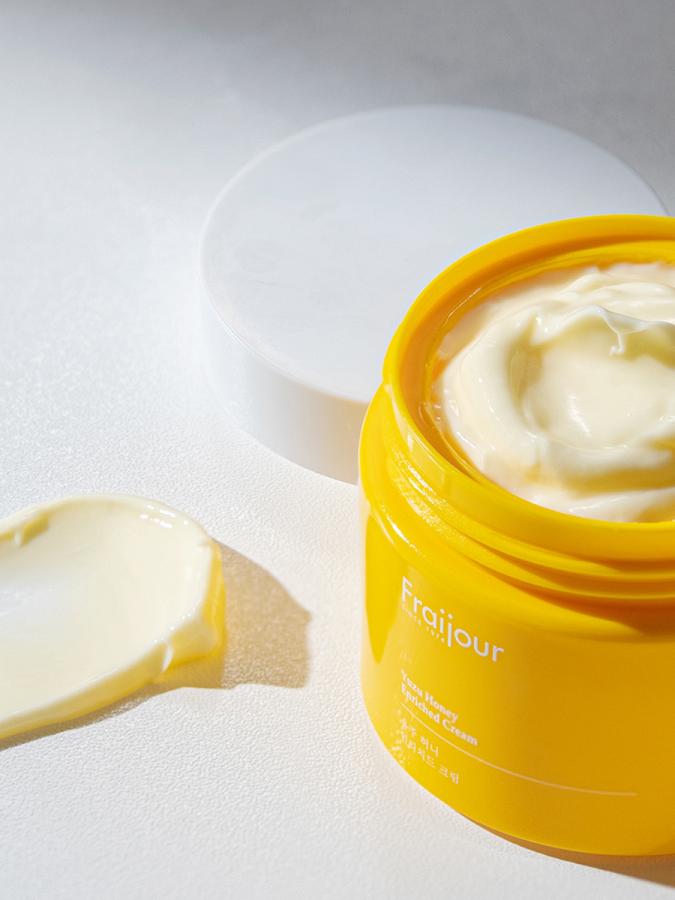 Крем для сияния кожи с прополисом Fraijour Yuzu Honey Enriched Cream