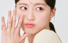 Сочный глянцевый тинт для губ с оттенком мякоти абрикоса rom&nd Juicy Lasting Tint 31 Bare Apricot