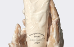 Очищающая пенка для умывания с экстрактом имбиря DEEOM Ginger Pure Cleansing Foam