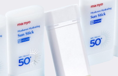Увлажняющий солнцезащитный стик с гиалуроновой кислотой Ma:nyo Hyaluron Hydrating Sun Stick SPF50+ PA++++