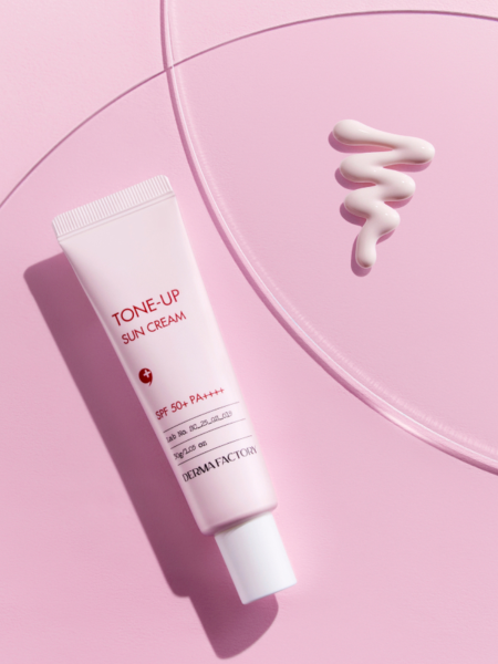 Солнцезащитный крем с каламином Derma Factory Inorganic Tone-Up Sun Cream SPF50+ PA++++