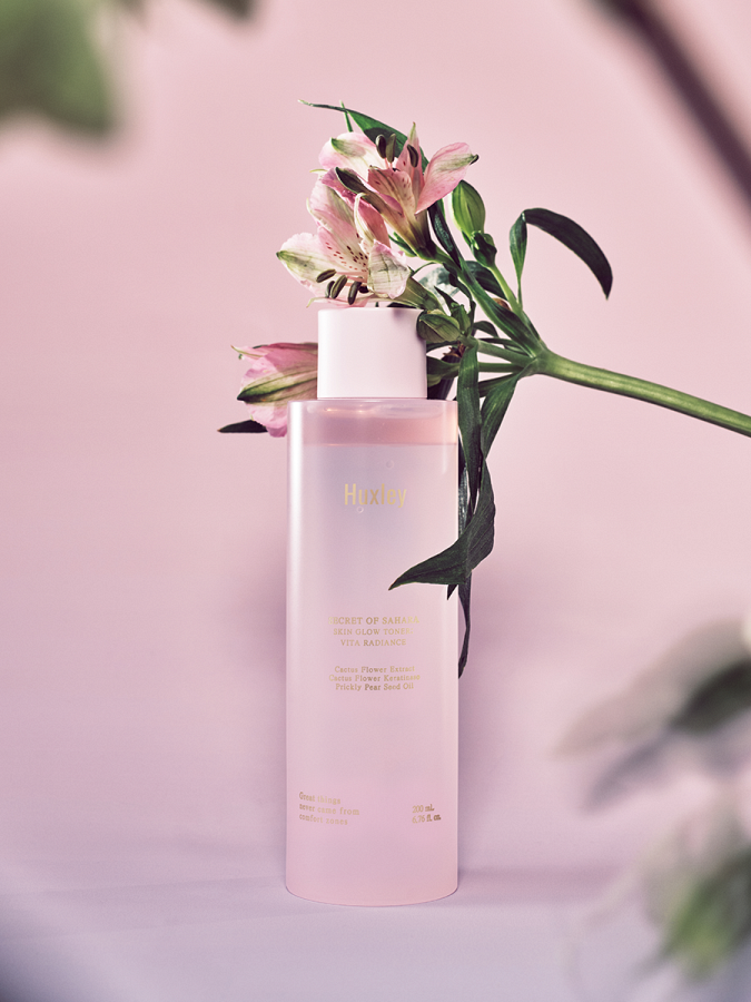Двухфазный тонер с растительными экстрактами для сияния кожи Huxley Skin Glow Toner Vita Radiance