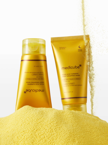 Осветляющая ночная маска-плёнка с ретинолом и витамином С Medicube Kojic Acid Turmeric Night Wrapping Mask