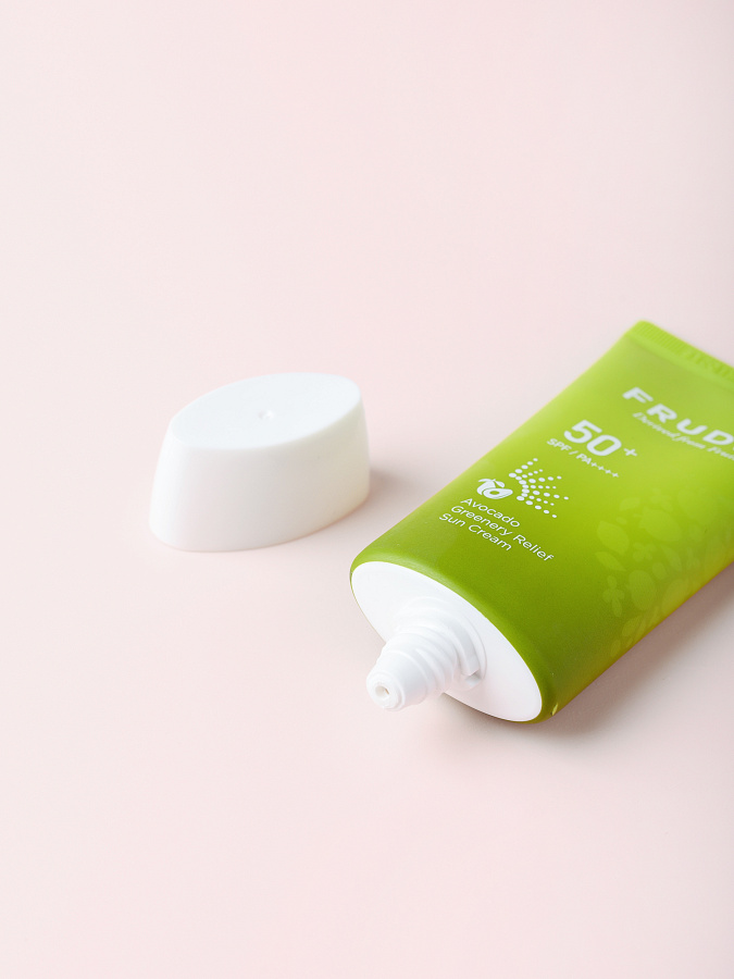 Солнцезащитный крем с экстрактом авокадо Frudia Avocado Greenery Relief Sun Cream SPF50+ PA++++