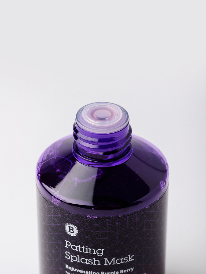 Обновляющая жидкая маска с ягодными экстрактами Blithe Rejuvenating Purple Berry Splash Mask