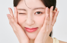 Сочный глянцевый тинт для губ с оттенком мякоти абрикоса rom&nd Juicy Lasting Tint 31 Bare Apricot