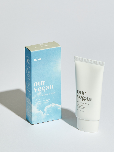 Солнцезащитный крем для лица с растительными экстрактами Ma:nyo Factory Our Vegan Sun Cream Basic SPF50+ PA++++ Солнцезащитный крем для лица с растительными экстрактами Ma:nyo Factory Our Vegan Sun Cream Basic SPF50+ PA++++