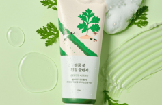 Успокаивающая пенка для умывания с экстрактом полыни Round Lab Mugwort Calming Cleanser