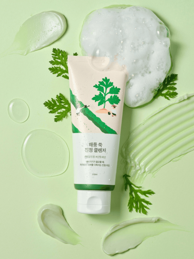 Успокаивающая пенка для умывания с экстрактом полыни Round Lab Mugwort Calming Cleanser
