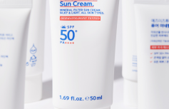 Успокаивающий минеральный солнцезащитный крем для лица с растительными экстрактами ASIS-TOBE Pure Mineral Sun Cream
