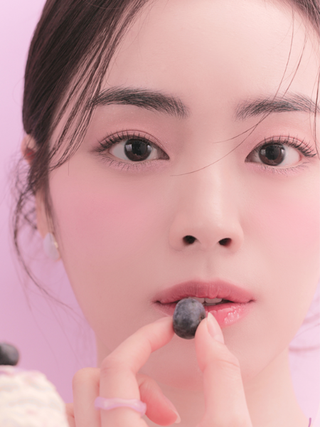 Палетка спрессованных румян в холодных ягодных оттенках Dasique Blending Mood Cheek #08 Blueberry Sorbet