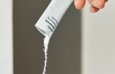 Мягкая энзимная пудра с комплексом пробиотиков и керамидами Biodance Hydro Ceramide Cleansing Powder