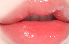 Стойкий глянцевый пигмент для губ INGA Water Glow Lip Tint Rich Salmon