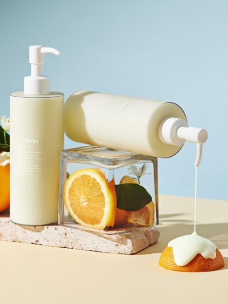 Парфюмированный лосьон для тела с ароматом танжерина Huxley Body Lotion Blue Medina Tangerine Парфюмированный лосьон для тела с ароматом танжерина Huxley Body Lotion Blue Medina Tangerine