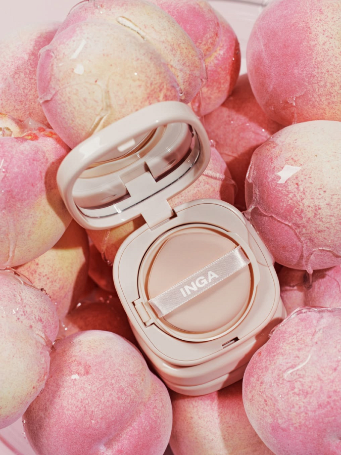 Тональный кушон для лица с сияющим финишем INGA Water Glow Daily Cushion 21N Light Beige