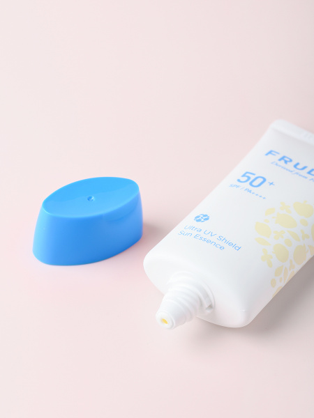 Солнцезащитная крем-эссенция Frudia Ultra UV Shield Sun Essence SPF50+/PA++++ Солнцезащитная крем-эссенция Frudia Ultra UV Shield Sun Essence SPF50+/PA++++