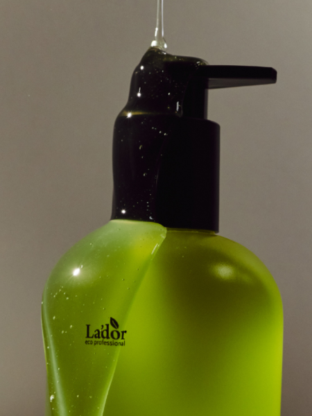 Парфюмированный кератиновый бесщелочной шампунь La’dor pH6.0 Keratin LPP Shampoo Movet Парфюмированный кератиновый бесщелочной шампунь La’dor pH6.0 Keratin LPP Shampoo Movet