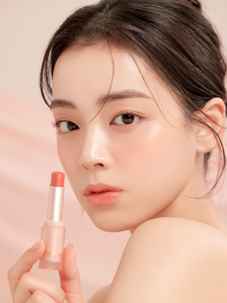 Глянцевая помада в нюдовом тыквенном оттенке Dasique Mood Glow Lipstick #02 Nude Pumpkin