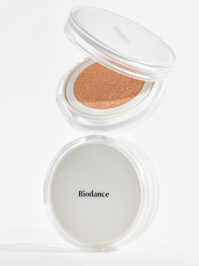 Тональное средство с нейтральным финишем Biodance Radiant Pure Essence Cushion 23N SPF30+ PA++
