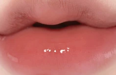 Легкий увлажняющий блеск-тинт для губ ALTERNATIVE STEREO Lip Potion Aqua Glow No.9 Coco Milk