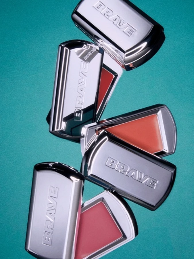 Многофункциональный оттеночный бальзам-слайдер для губ BRAYE Lipsleek 06 Plucky Многофункциональный оттеночный бальзам-слайдер для губ BRAYE Lipsleek 06 Plucky