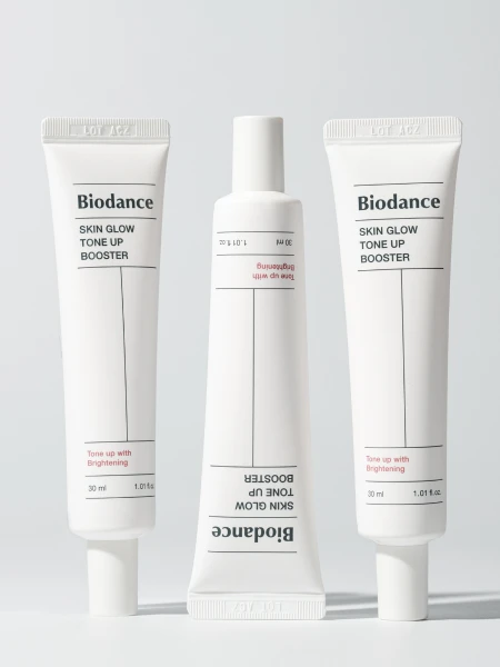 Витаминный осветляющий крем-база для лица Biodance Skin Glow Tone Up Booster Витаминный осветляющий крем-база для лица Biodance Skin Glow Tone Up Booster