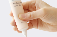 Увлажняющий BB крем для лица с растительными экстрактами Ma:nyo Factory Herbal Fresh Moist BB Cream