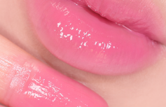 Многофункциональный бальзам-румяна для губ и щёк AMUSE Lip & Cheek Healthy Balm 03 Strawberry Balm