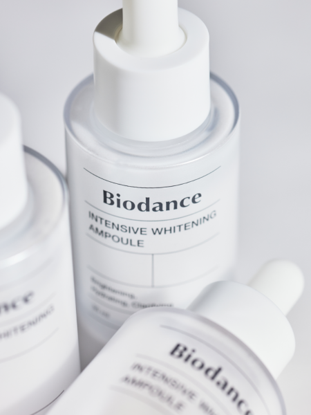 Интенсивная осветляющая ампульная сыворотка с ниацинамидом Biodance Intensive Whitening Ampoule Интенсивная осветляющая ампульная сыворотка с ниацинамидом Biodance Intensive Whitening Ampoule